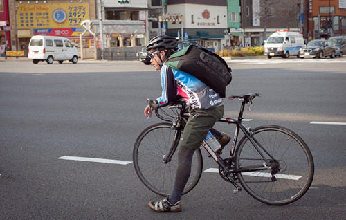 cycleflaneur:  (via 5 Safety Tips for Bike Commuters | Bicycling)