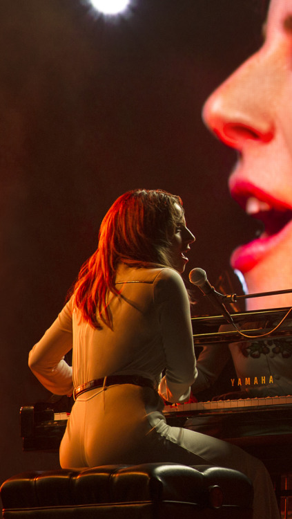 thelockscreen: assistam esse ICONE de filme nossa senhora lady gaga vc é uma atriz e tanto ((
