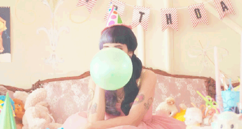 why can't i be cute like Melanie Martinez?