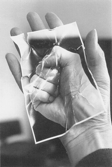 yeraltindan:  hands. edward. 1990.