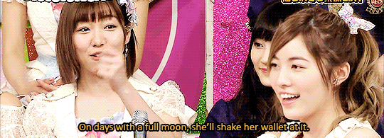 akb48g-gifs: Jurina’s wallet shaking habit @ AKBINGO! 170117 | sub credit