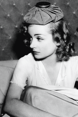 philippaeilhart:  Carole Lombard in Nothing