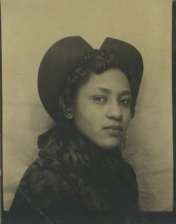poppies-for-ophelia:  Vintage Photo Booth Pictures 