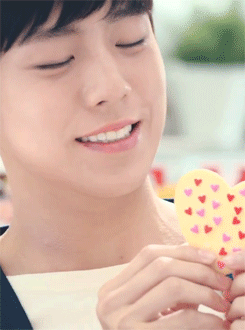 ilhoonoppa:  Lee Hyun Woo being all cute & stuff 