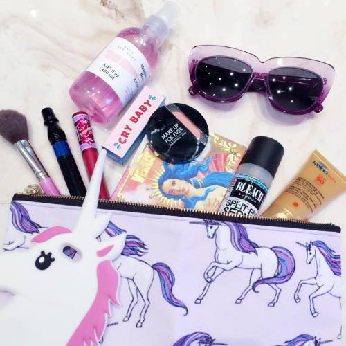 iamlazykat:  Summer essentials 💕 