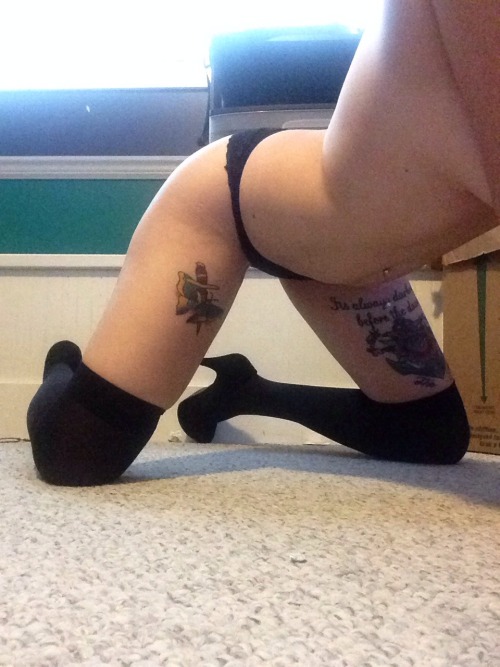 hopeless37:  Sorry for the low quality pics. But my thigh highs have bows on them. 🎀 (please don’t judge how freakishly long my legs look in heels) 