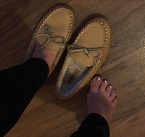 barefootlover:Come see my collection of beatiful ladies in moccasins https://www.instagram.com/baref