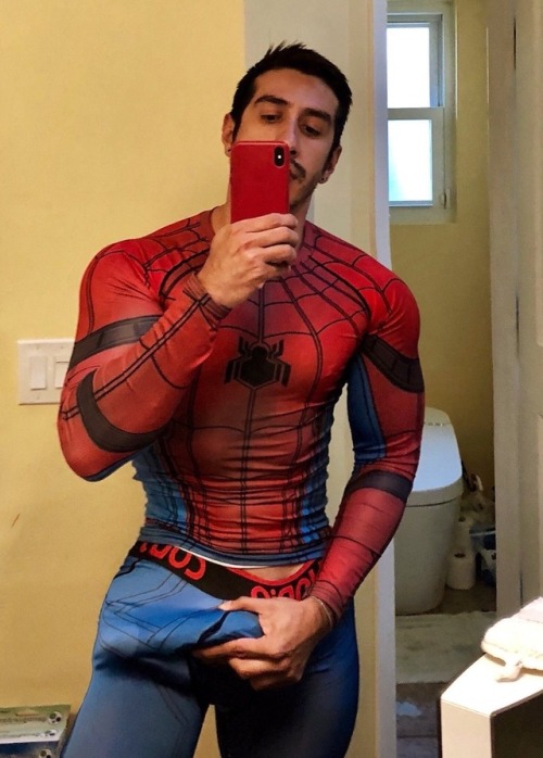 betocheto17: Follow betocheto17 for more content! Que rico spidey