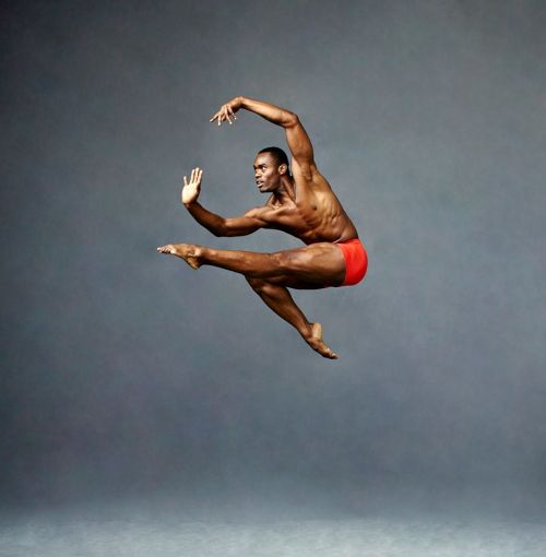 Jamar Roberts of the Alvin Ailey Amercan Dance Theater. Photo by Andrew Eccles