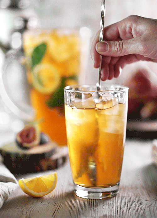 butteryplanet:  we made a series of lemonade cinemagraphs for a local restaurant 