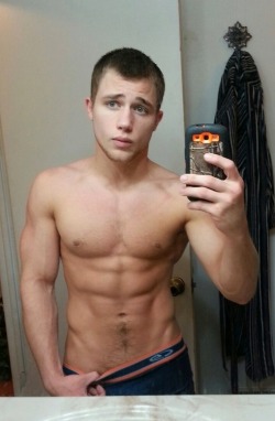 dudes-on-demand:  Cortland Woodard