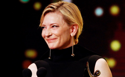 l-o-t-r:Forever Bound By Friendship &amp; Love: Hugo Weaving presents Cate Blanchett with the AA