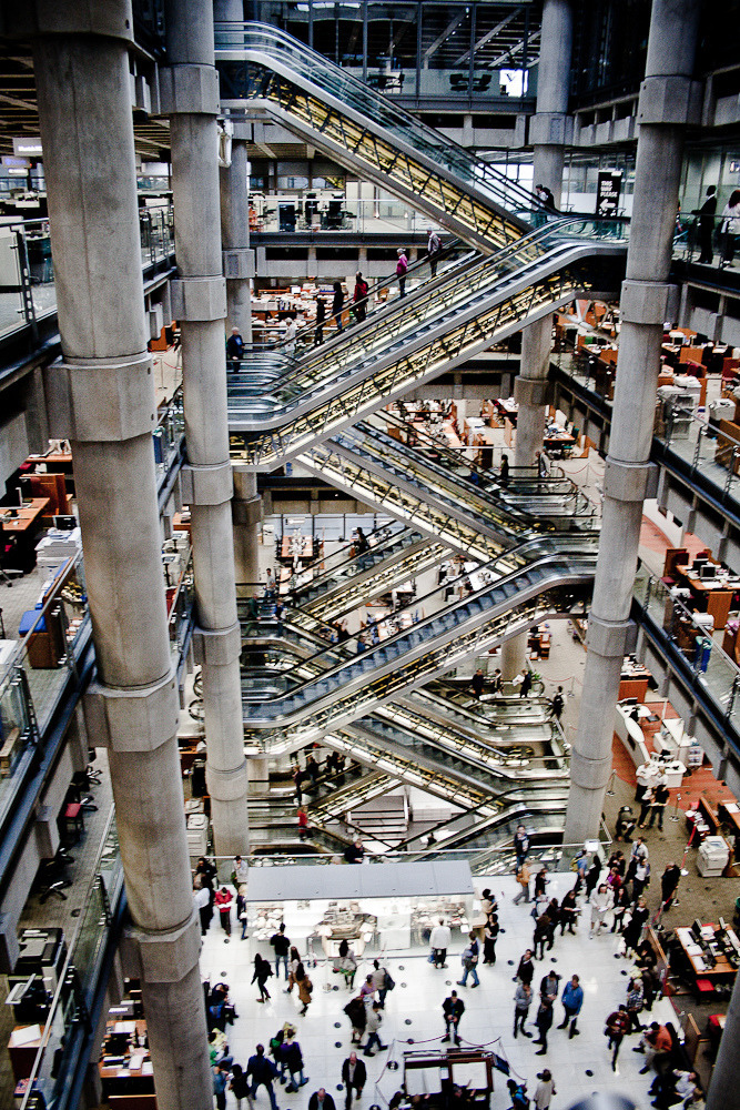 cjwho:  The heaviness of the main atrium in Lloyd’s of Londons main atrium evokes