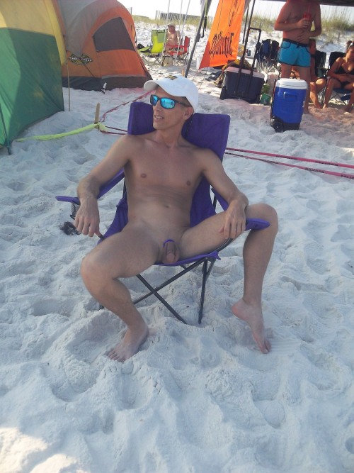 ...AND YET ANOTHER UNNECESSARY GAY NUDITY BLOG