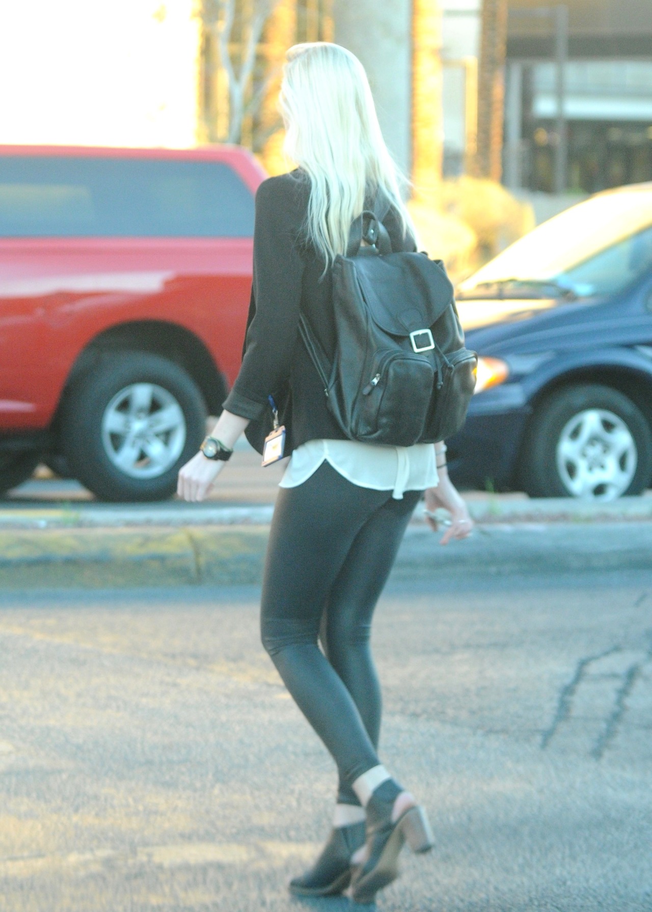 Saw this young lady crossing Lvblvd