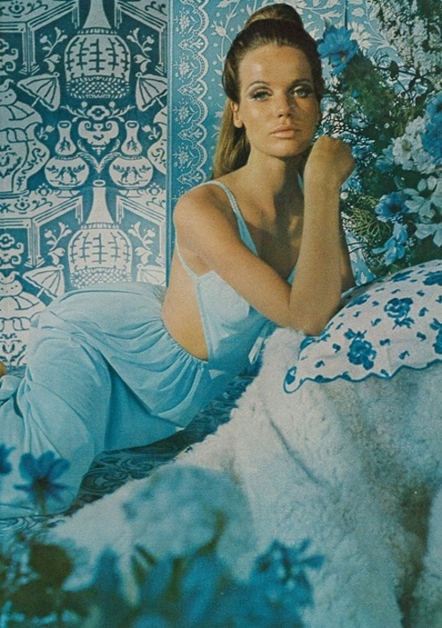 wakeupinfrance:  the60sbazaar:  Veruschka   Love her
