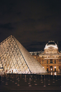 vintagepales2:  Musée du Louvre, Paris