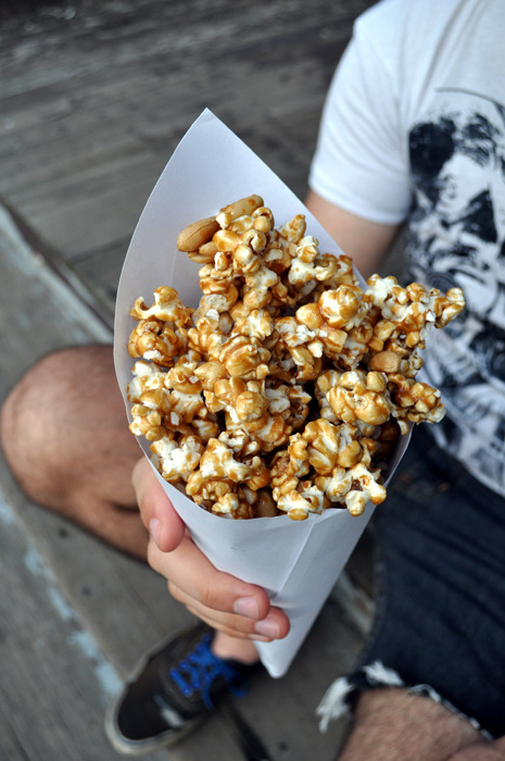 thefoodshow: Vegan Caramel Peanut Popcorn (cracker Jack)