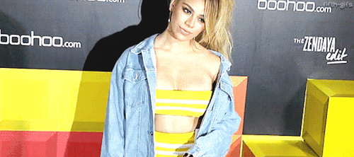 fifth-gifs:Dinah Jane from Fifth Harmony arrives at boohoo ‘The Zendaya Edit’ Block Party