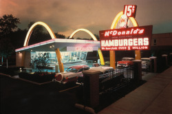 disloyals:  3liumunati:   McDonald’s in the late 1960s  it looks like its from the future    this was in my old town, it was so cool!