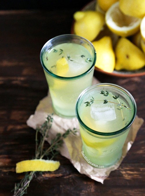 thewomanandthebell: geekscoutcookies: weian-fu: bobbycaputo: Honey Whiskey Lemonade This looks yummy