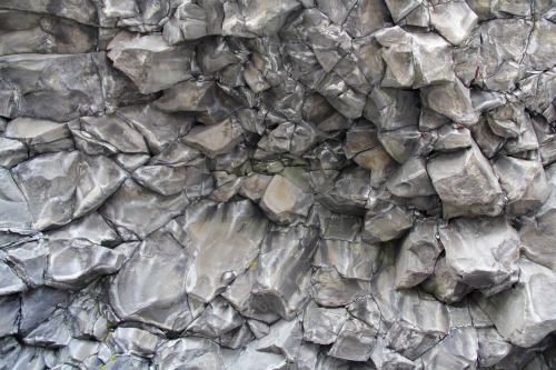 earlandladygray: The other-worldly basalt rock formations on Reynisfjara Beach, Iceland.