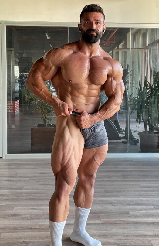 Mustafa Yildiz Does Things To Me! Look At Him! Hot Hot Hot!!!