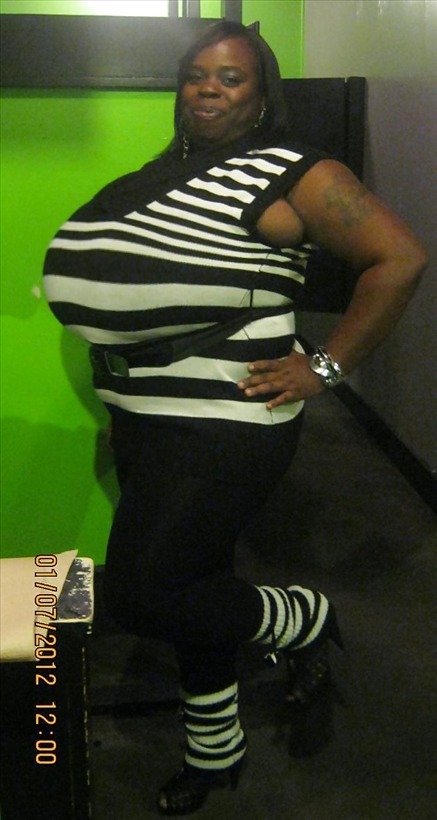 hugeheavytits:   http://hugeheavytits.tumblr.com/ Ladies - send in your big boob