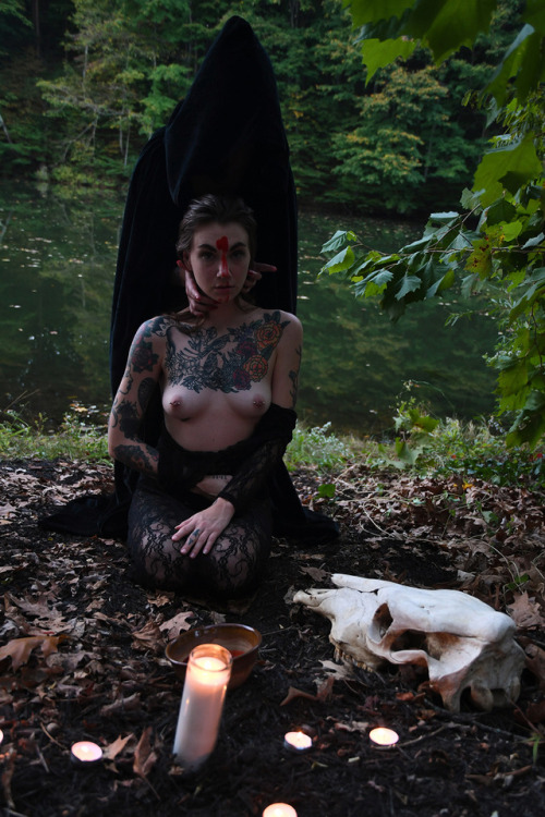 Ritual. photographer: Rachel Schwebach. model: Magnificent Margie and Dahlia Kay Daver.patreon. inst