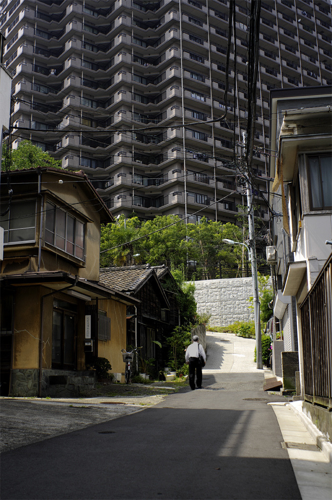 gairo:  P-2012-0719-pentax-kx-我善坊谷坂-180 (by motoshi ohmori) 