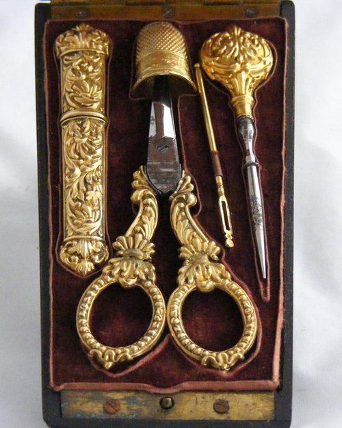 treasures-and-beauty: Antique Sewing Kit