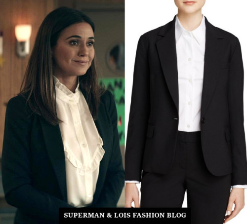 Who: Emmanuelle Chriqui as Lana Lang-CushingWhat: Theory Custom Gabe Edition Blazer - $425.00Where: 