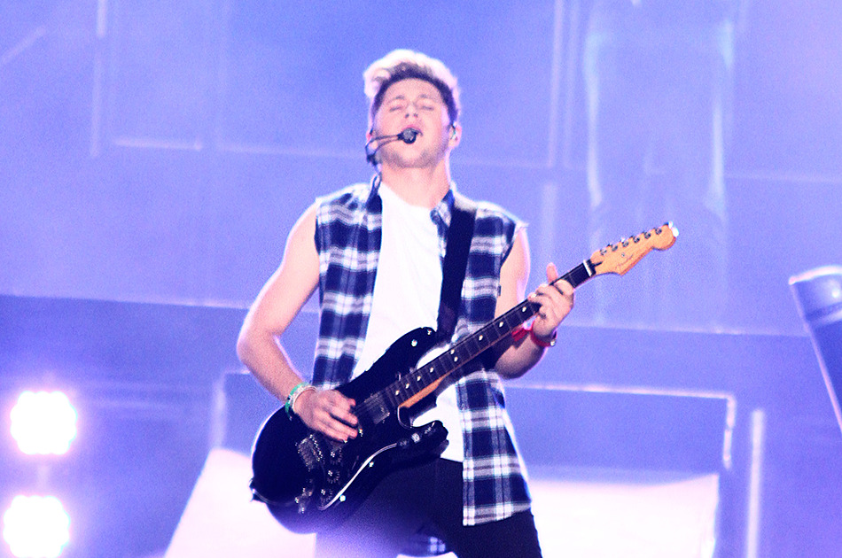 direct-news:  Spectacular and Historic One Direction concert in Bogota 25/04/2014