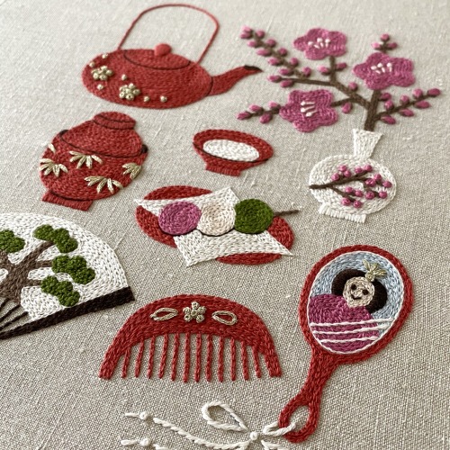 “Hinamatsuri” embroidery.