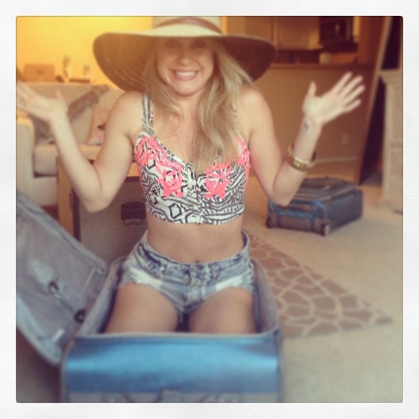  becbecbobec I’m all packed for Hawaii!! 