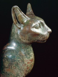 grandegyptianmuseum:    A bronze figure of
