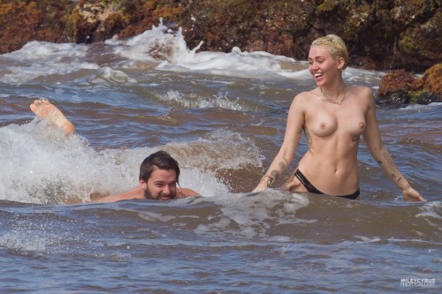 bestpornever24:  Part 3– Miley Cyrus  http://thefappening.so/miley-cyrus-naked-37-new-photos/