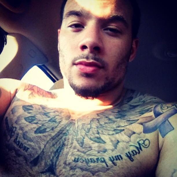 josuevalerio101:  talldaddy:  http://talldaddy.tumblr.com/  Follow my IG:  @Prettyniggajosue_