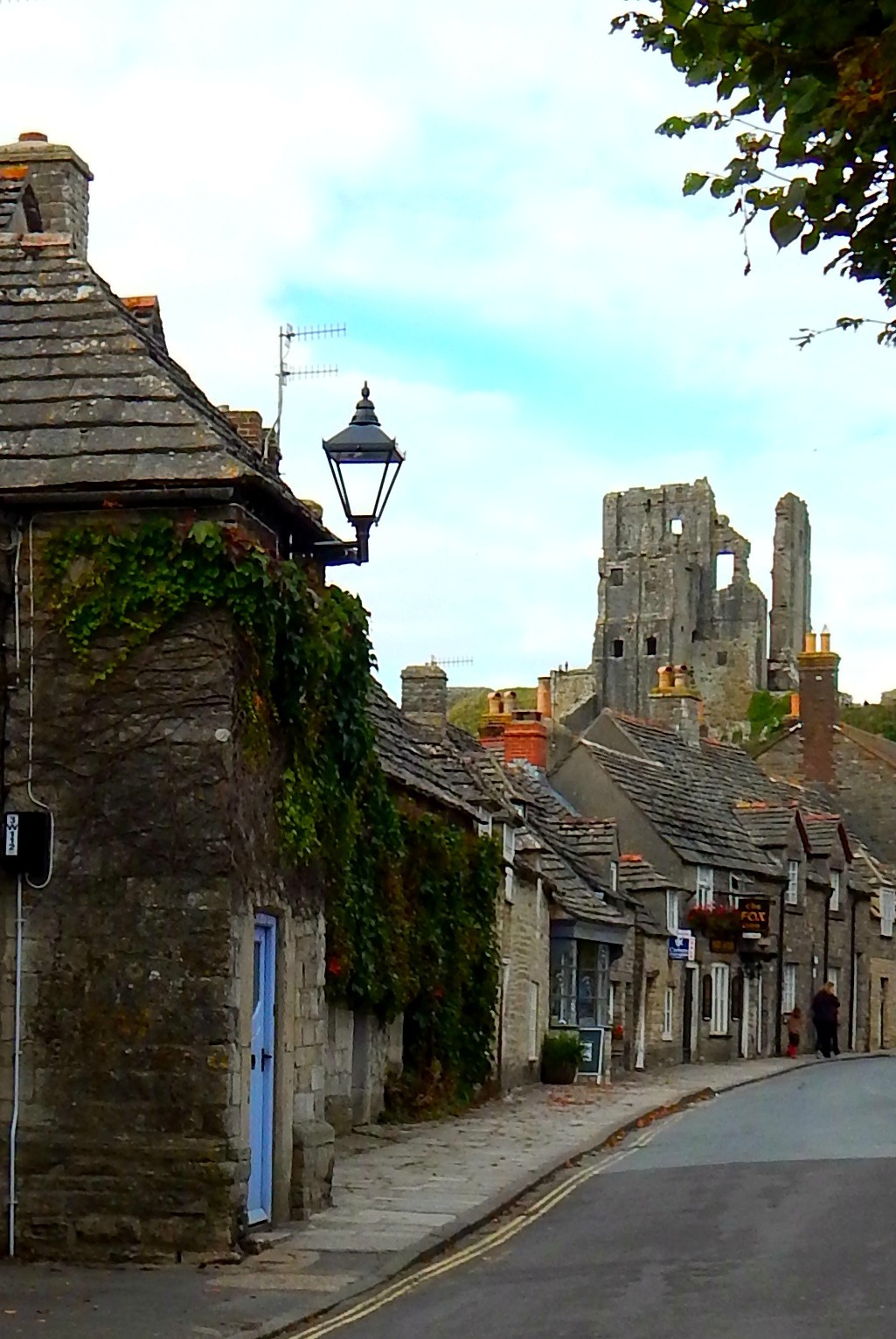 fuckitandmovetobritain:   England [23] - Arncliffe, Cambridge, Aldbury, Corfe Castle,