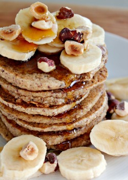 wholeheartedeats:  Gluten Free, Vegan, Oil free, and Sugar free, Banana Pancakes! http://www.wholeheartedeats.com/2013/11/cozy-banana-bread-pancakes.html 
