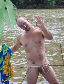 averagedudenextdoor:Married dude with receding hair showing us an acorn, and his uncut junk