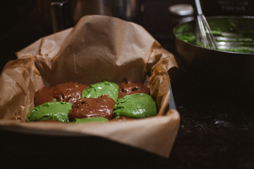sweetoothgirl:  Matcha Marble Cake (chocolate + green tea)