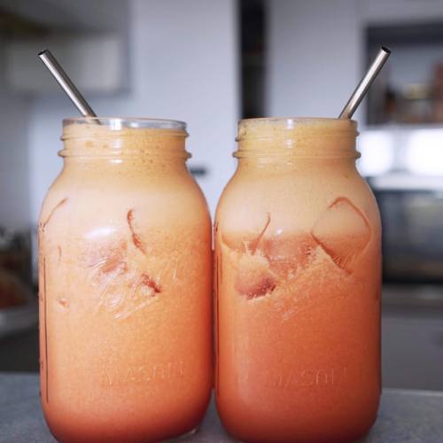 vanessaprosser:2nd round JUICY BREAKFASTApple, Orange, strawberries & lemon#hydration #juiceatta
