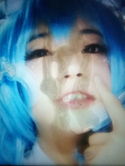 mikana8125: 吃吧~吃吧~用射精對痴女打招呼可是基本常識呢！！ @bitchasme 哈哈