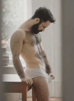 cuddlyuk-gay:    I generally reblog pics of guys with varying degrees of hair, if you want to check out some of the others, go to: http://cuddlyuk-gay.tumblr.com  