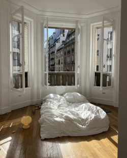 cozyvu:https://www.instagram.com/cozyvu/?hl=en