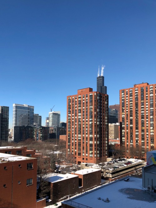 latenightsvshi:So happy we finally got our blinds installed, just in time for these sunny winter day