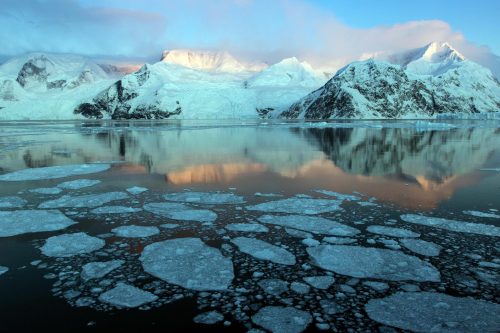 mostly-history:Seaice in Antarctica.TotalAntarctic sea ice has actually increasedslightly since 1979