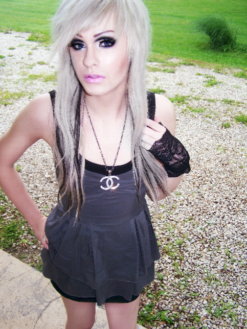 perfectionredefined:JaykersTalented dresser from deviant