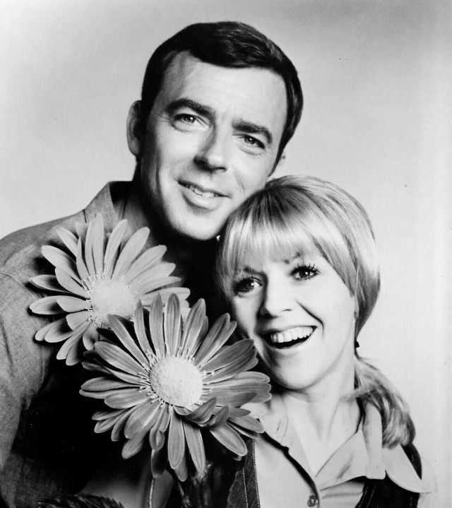Ken Berry and Arlene Golonka in a 1970 promo pic for 